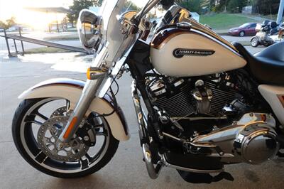 2019 Harley-Davidson Freewheeler   - Photo 17 - Kingman, KS 67068