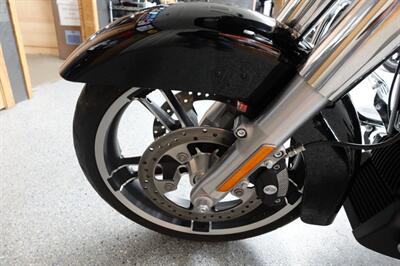 2018 Harley-Davidson Road Glide   - Photo 25 - Kingman, KS 67068