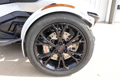 2022 Can Am Spyder RT SE6   - Photo 12 - Kingman, KS 67068
