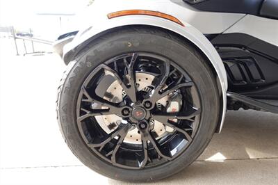 2022 Can Am Spyder RT SE6   - Photo 16 - Kingman, KS 67068