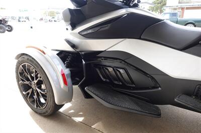 2022 Can Am Spyder RT SE6   - Photo 17 - Kingman, KS 67068