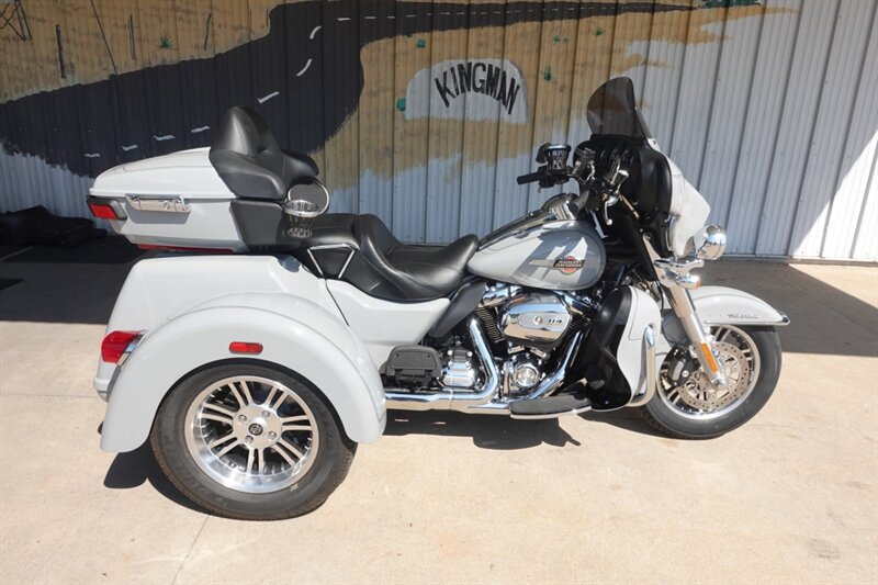2024 Harley-Davidson Tri Glide   - Photo 1 - Kingman, KS 67068