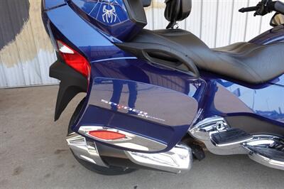 2017 Can Am Spyder RT Limited SE6   - Photo 9 - Kingman, KS 67068