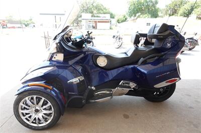 2017 Can Am Spyder RT Limited SE6   - Photo 5 - Kingman, KS 67068