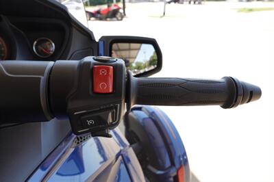 2017 Can Am Spyder RT Limited SE6   - Photo 47 - Kingman, KS 67068