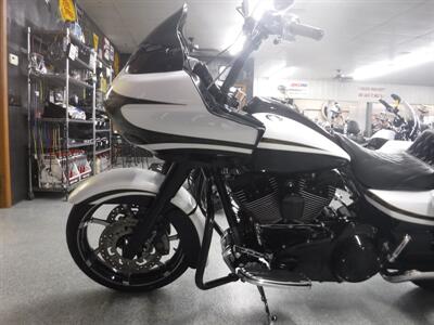 2012 Harley-Davidson Road Glide Custom CVO   - Photo 16 - Kingman, KS 67068