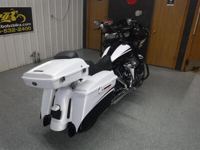 2012 Harley-Davidson Road Glide Custom CVO   - Photo 7 - Kingman, KS 67068