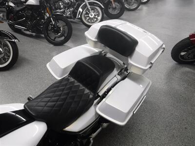 2012 Harley-Davidson Road Glide Custom CVO   - Photo 20 - Kingman, KS 67068