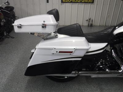 2012 Harley-Davidson Road Glide Custom CVO   - Photo 14 - Kingman, KS 67068