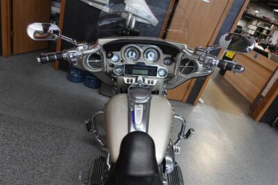 2006 Harley-Davidson Ultra Classic CVO - Photo 42 - Kingman, KS 67068