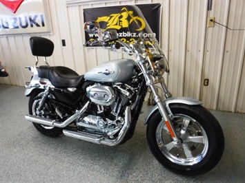 2011 Harley-Davidson Sportster 1200 Custom   - Photo 2 - Kingman, KS 67068