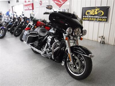 2018 Harley-Davidson Ultra Classic   - Photo 2 - Kingman, KS 67068