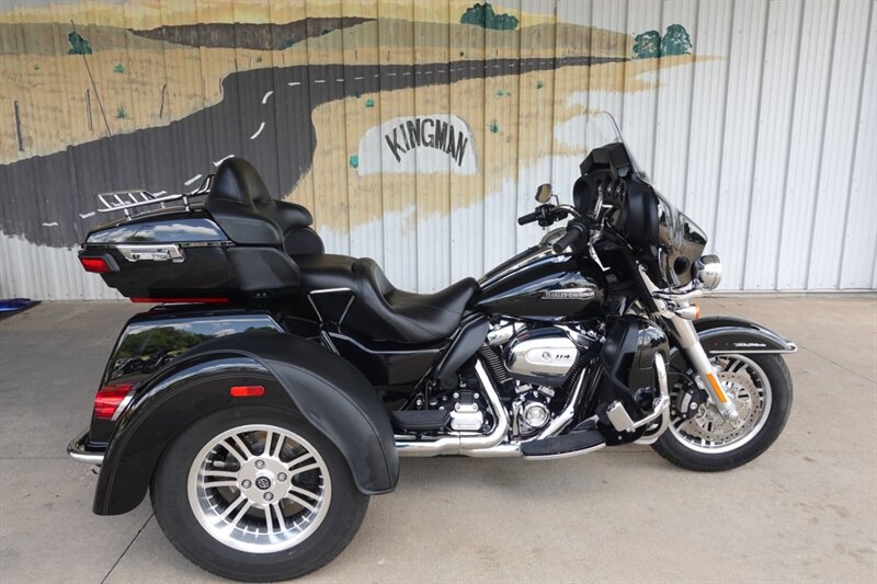 2021 Harley-Davidson Tri Glide   - Photo 1 - Kingman, KS 67068