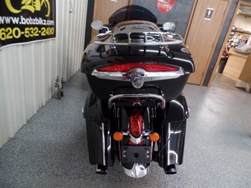 2016 Indian Roadmaster Thunder Black   - Photo 12 - Kingman, KS 67068