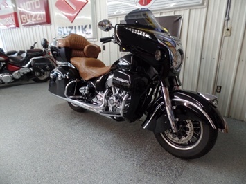 2016 Indian Roadmaster Thunder Black   - Photo 2 - Kingman, KS 67068