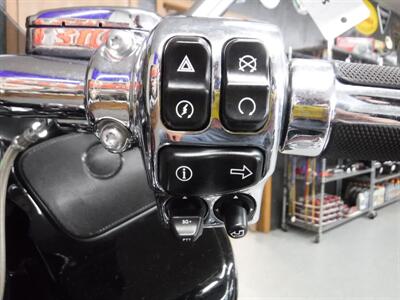 2015 Harley-Davidson Road Glide Ultra CVO   - Photo 24 - Kingman, KS 67068