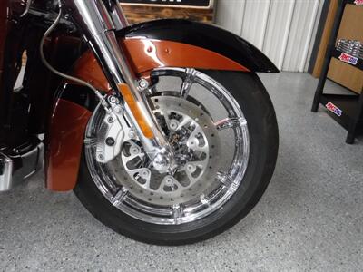 2015 Harley-Davidson Road Glide Ultra CVO   - Photo 9 - Kingman, KS 67068