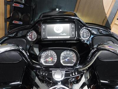 2015 Harley-Davidson Road Glide Ultra CVO   - Photo 21 - Kingman, KS 67068