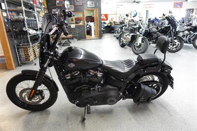 2020 Harley-Davidson Street Bob 107   - Photo 5 - Kingman, KS 67068