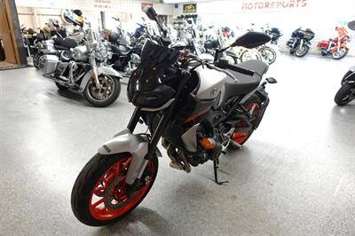 2020 Yamaha MT-09 - Photo 4 - Kingman, KS 67068