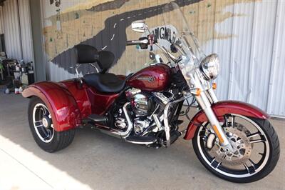 2016 Harley-Davidson Freewheeler - Photo 2 - Kingman, KS 67068