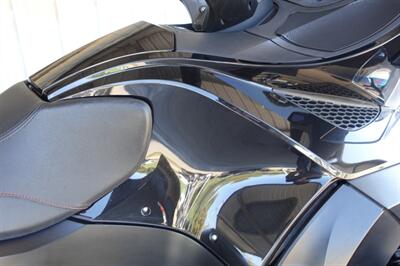 2016 Can Am Spyder RT-S Special Series - Photo 19 - Kingman, KS 67068