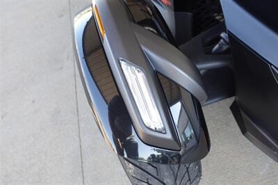 2016 Can Am Spyder RT-S Special Series - Photo 10 - Kingman, KS 67068