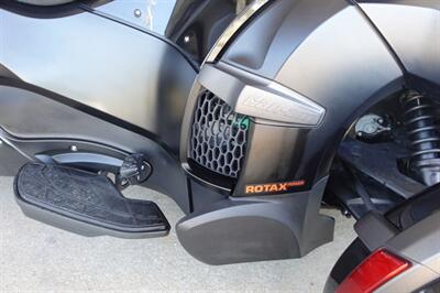 2016 Can Am Spyder RT-S Special Series - Photo 18 - Kingman, KS 67068