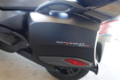 2016 Can Am Spyder RT-S Special Series - Photo 36 - Kingman, KS 67068
