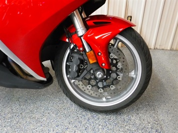 2010 Honda VFR1200F   - Photo 3 - Kingman, KS 67068