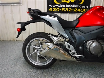 2010 Honda VFR1200F   - Photo 10 - Kingman, KS 67068