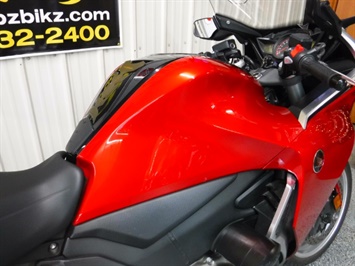 2010 Honda VFR1200F   - Photo 8 - Kingman, KS 67068