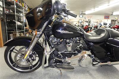 2019 Harley-Davidson Street Glide   - Photo 27 - Kingman, KS 67068