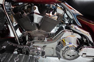 2005 Harley-Davidson CVO Electra Glide   - Photo 32 - Kingman, KS 67068