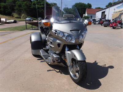 2002 Honda Gold Wing 1800 Trike Motortrike   - Photo 2 - Kingman, KS 67068