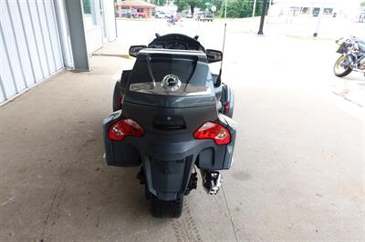 2017 Can Am Spyder RT Limited SE6   - Photo 7 - Kingman, KS 67068