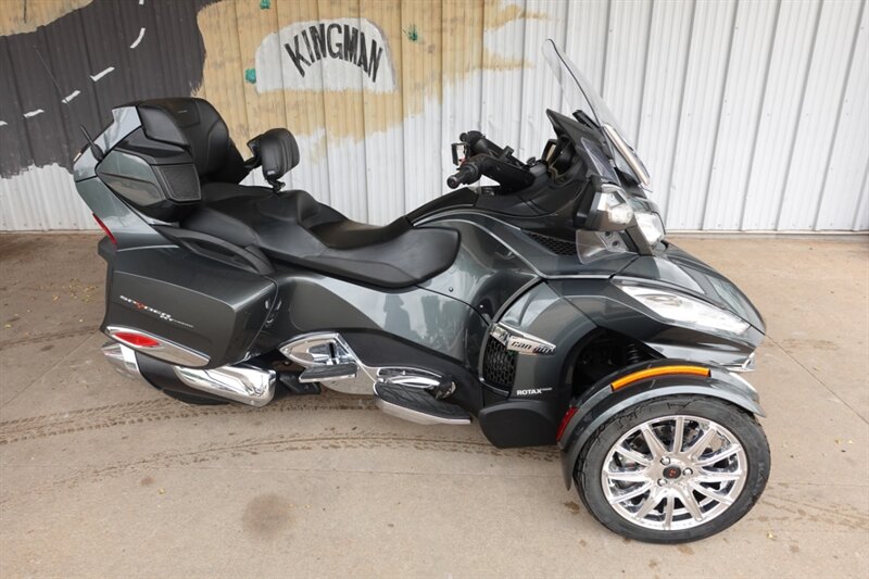 2017 Can Am Spyder RT Limited SE6   - Photo 1 - Kingman, KS 67068