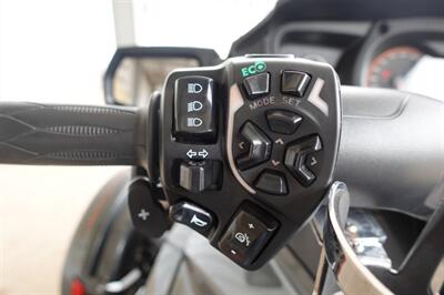 2017 Can Am Spyder RT Limited SE6   - Photo 52 - Kingman, KS 67068