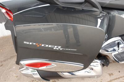 2017 Can Am Spyder RT Limited SE6   - Photo 21 - Kingman, KS 67068