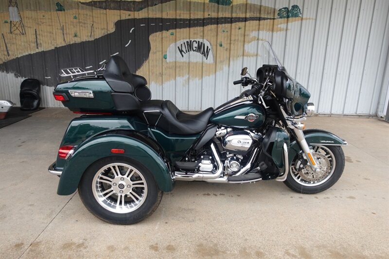 2024 Harley-Davidson Tri Glide   - Photo 1 - Kingman, KS 67068