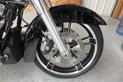 2017 Harley-Davidson Street Glide Special   - Photo 10 - Kingman, KS 67068
