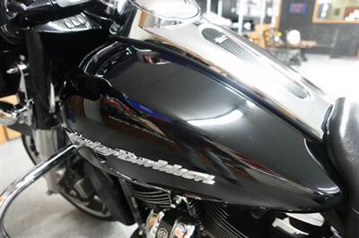 2017 Harley-Davidson Street Glide Special   - Photo 34 - Kingman, KS 67068