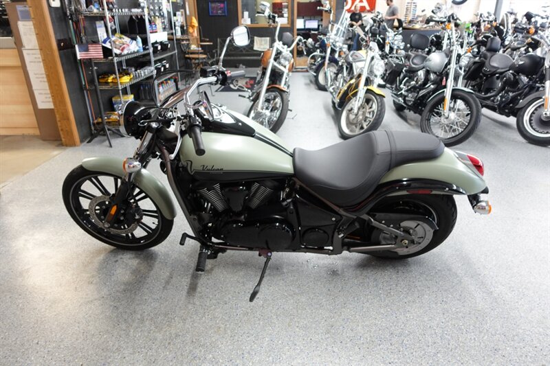 2023 Kawasaki Vulcan® 900 Custom