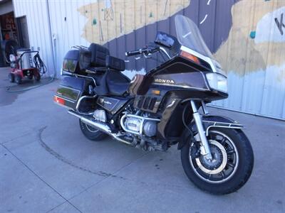 1984 Honda Gold Wing 1200   - Photo 2 - Kingman, KS 67068