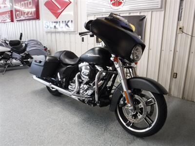 2014 Harley-Davidson Street Glide   - Photo 2 - Kingman, KS 67068