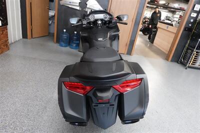 2025 Honda Gold Wing 1800 50th Anniversary   - Photo 7 - Kingman, KS 67068