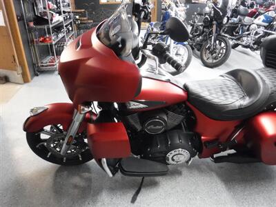 2020 Indian Roadmaster Dark Horse Ruby Smoke   - Photo 18 - Kingman, KS 67068