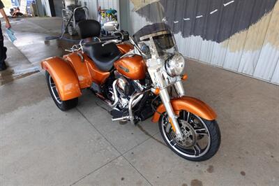 2015 Harley-Davidson Freewheeler - Photo 2 - Kingman, KS 67068