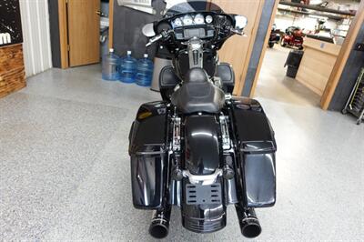 2018 Harley-Davidson Street Glide   - Photo 7 - Kingman, KS 67068