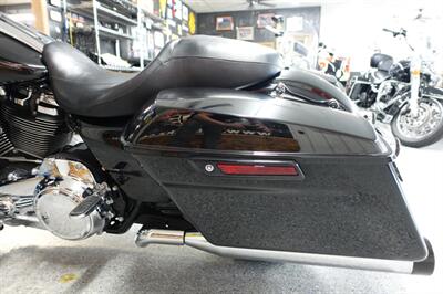 2018 Harley-Davidson Street Glide   - Photo 17 - Kingman, KS 67068